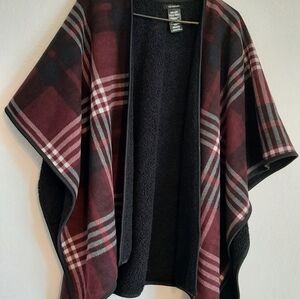 Poncho.philohbar Design Black Garment.